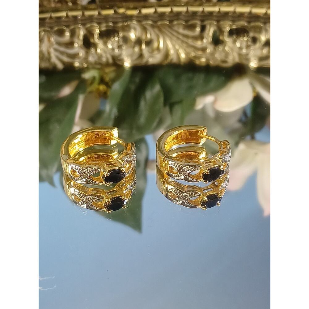 Gold Toned Oval Black Stones Round Hoop Peirced Earrings Modern Beautiful Fun - Picture 3 of 6